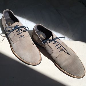 NWOT Italians suede shoes